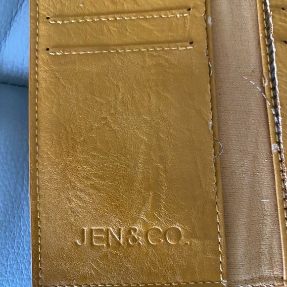 Jen & Co RFID Blocking Wallet - Picture 3 of 6